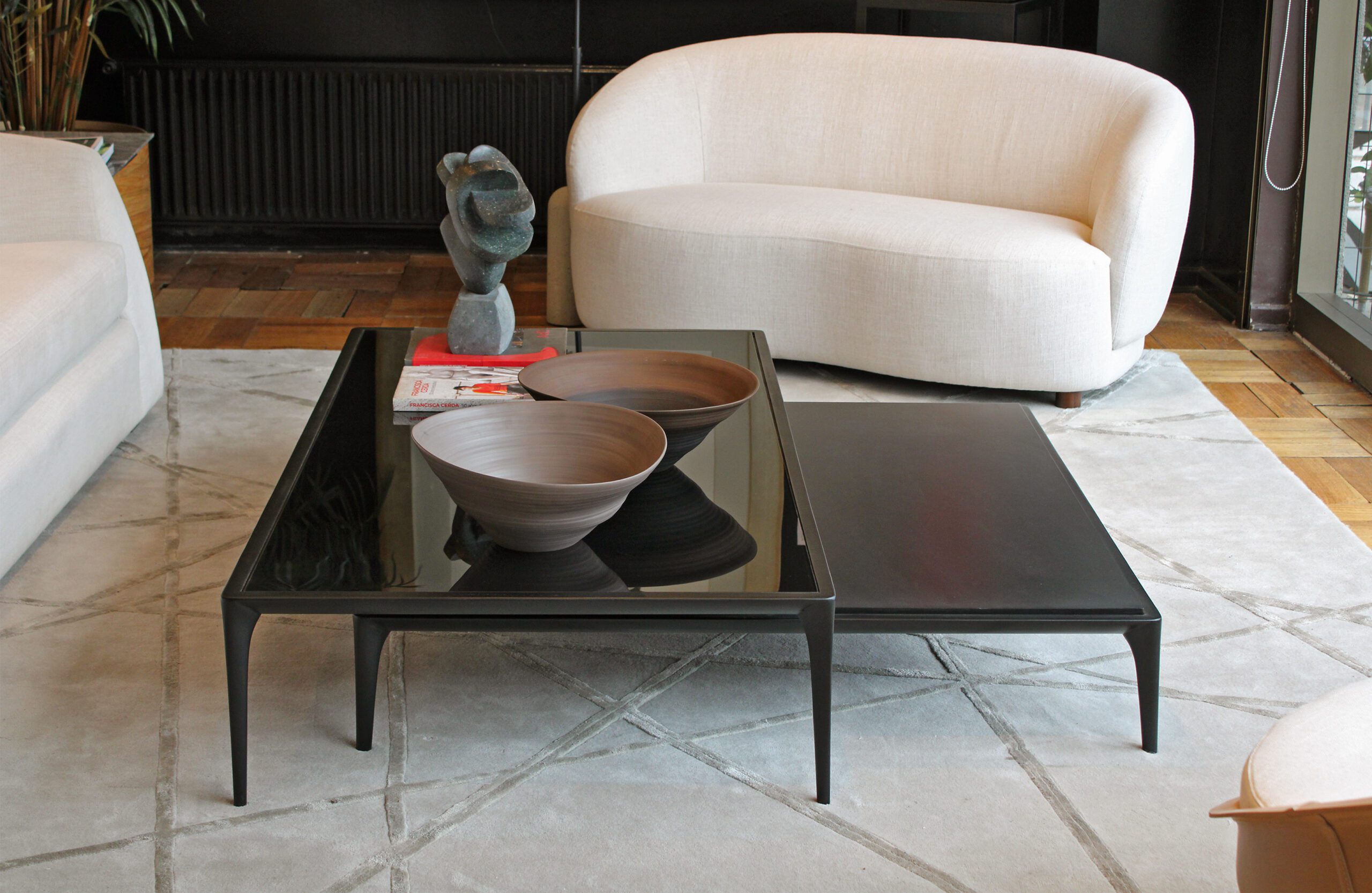 MESA DE CENTRO MOGANO 120X120 TOPE EBANO 160 TOPE VIDRIO