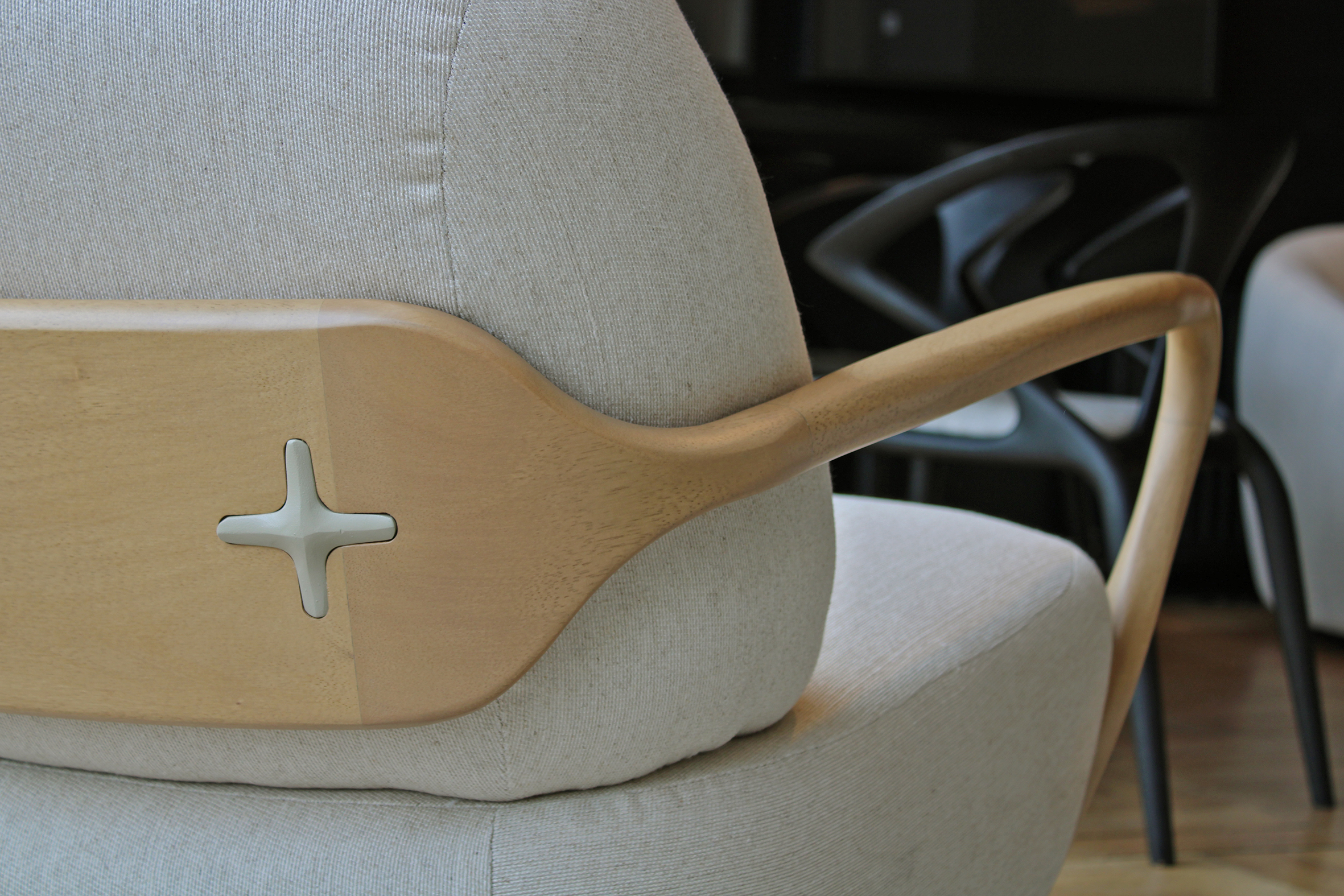 SILLON WINSTON MADERA CLARA con ESTRELLA PCA A710 MARZO 26 - Imagen 4