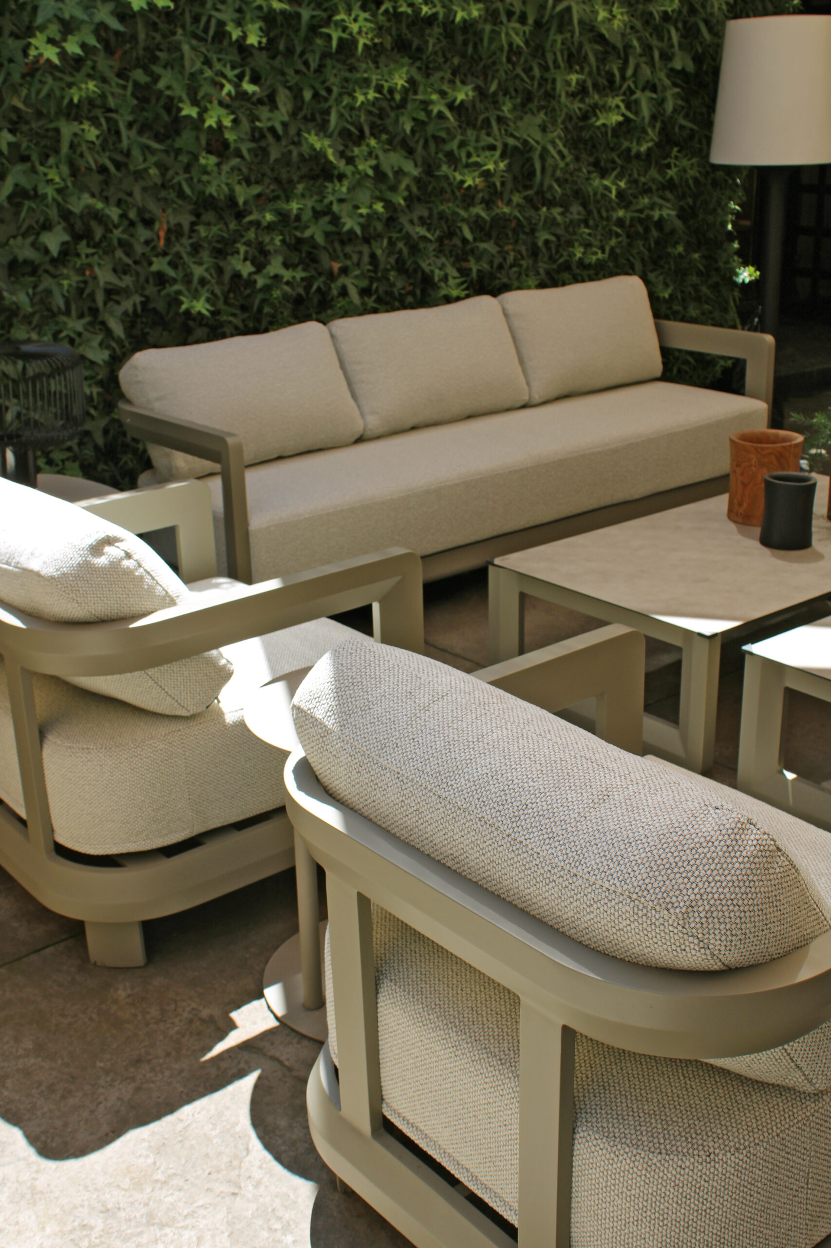 TERRAZA SPLIT SET 1 sofá +2 sillones + 1 mesa